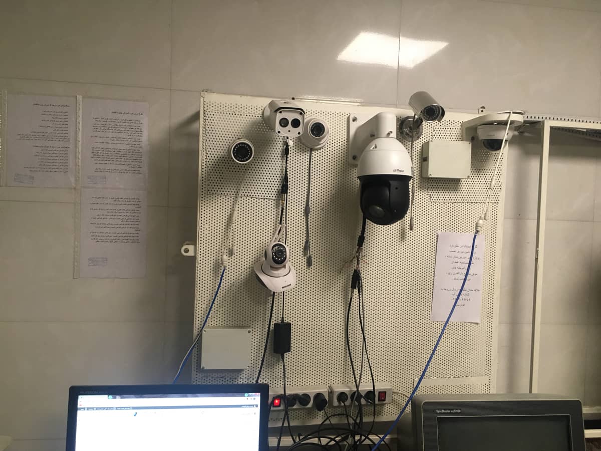 دوربین مداربسته در کلاس آموزش برق ساختمان
